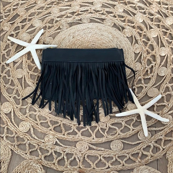 Small Fringe  purse. Very cute with zipper - Picture 1 of 9